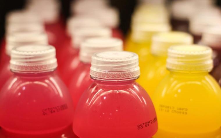 【ニュース記事】加糖飲料(100％果汁含む)はガンのリスクを高めるという最新研究結果