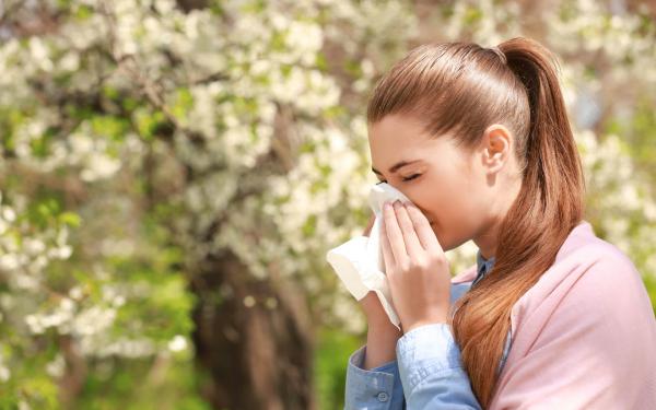 花粉症や慢性アレルギーの緩和は足し算ではなく引き算。積極的に避けたい6つの食事の種類。
